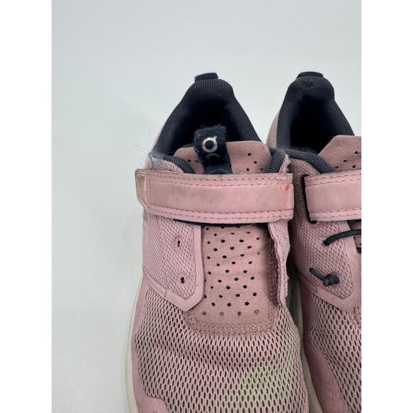 ON Cloud Play Kids Girls Pink Athletic Comfort Sneakers Shoes Size 1 - Picture 7 of 11
